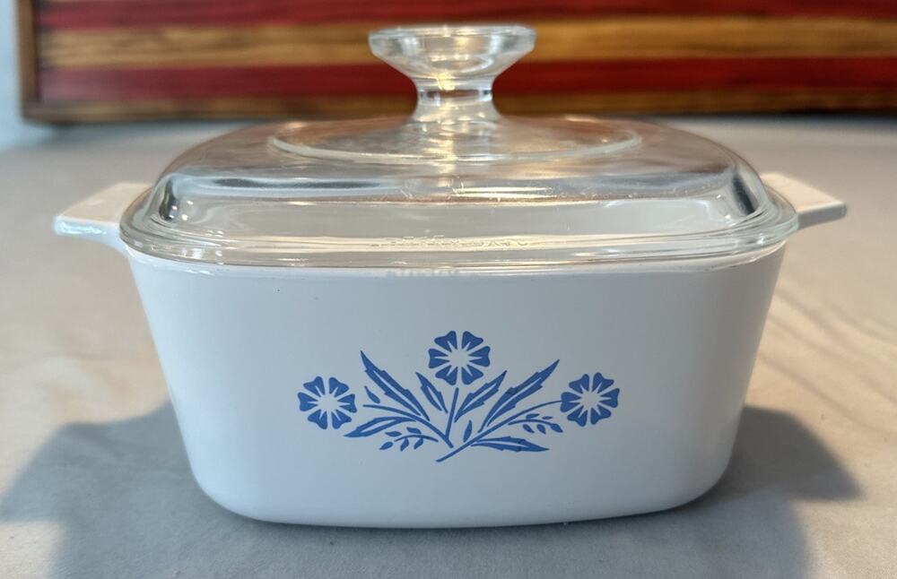 Vintage Corning Ware 1 1/2 Qt. Cornflower Blue Casserole Dish w/ A-7-C lid